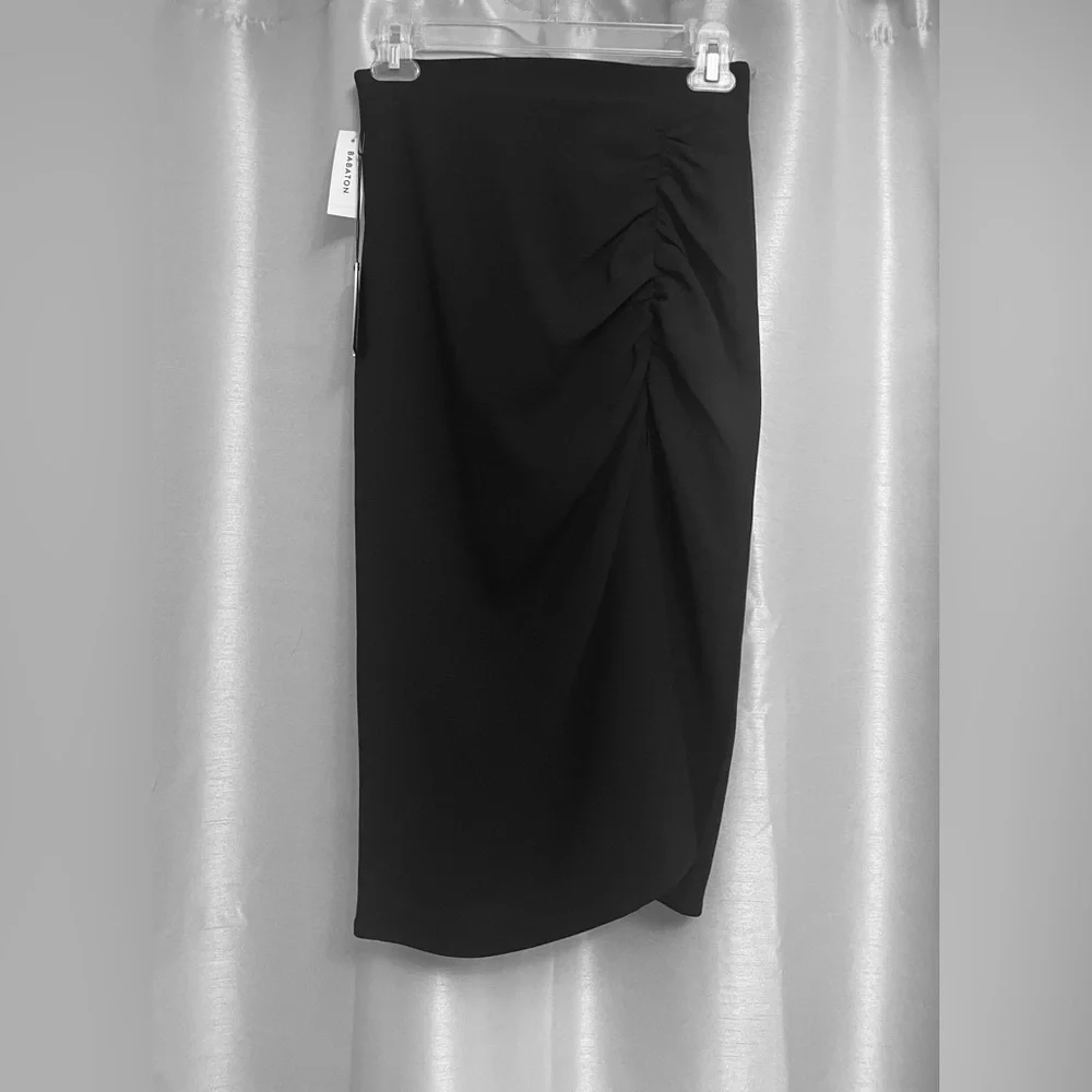 Aritzia Babaton Mayhew Skirt - NWT - Picture 4 of 7